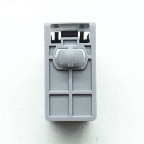 MB E W213 mounting clip front right bottom A0029910071 NEW ORIGINAL - Image 5
