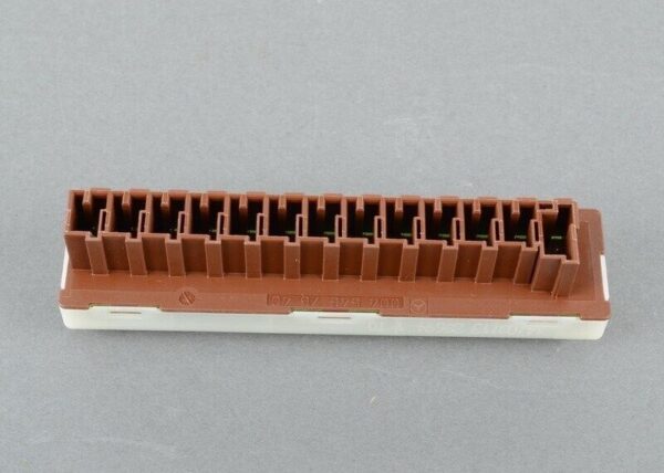 Mercedes-Benz C W204 Original Distributor Block A0045467640 - Image 4
