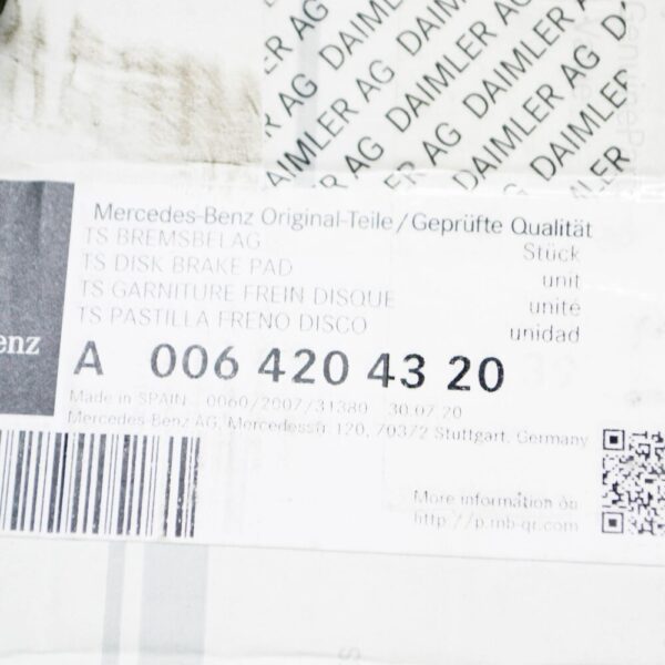 Mercedes-Benz Vito W639 front wheel brake lining set A0064204320 new