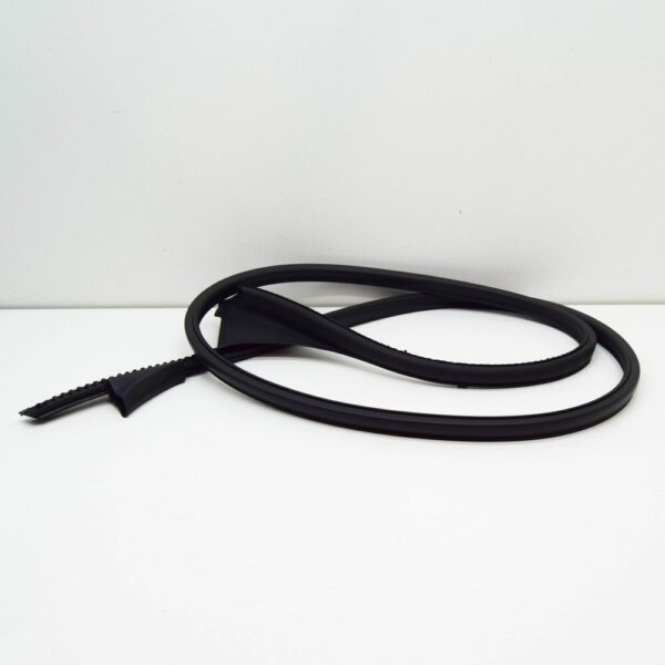 NEW MERCEDES-BENZ CLA COUPE C118 RIGHT ROOF SEAL A1186730600 ORIGINAL - Image 4
