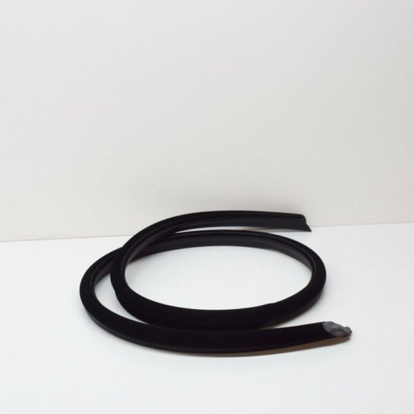 NEW MB E-CLASS W124 COUPE ROOF RAIL WEATHERSTRIP LEFT SEAL A1247200154 - Image 4
