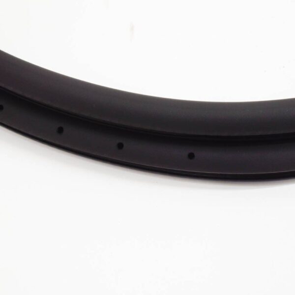 Mercedes-Benz GLA X156 rubber gasket of the front door A1566920076 new - Image 5