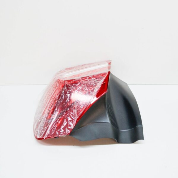 MERCEDES-BENZ GLA X156 Rear Right Outer Taillight A1569060858 NEW - Image 4
