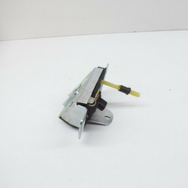 NEW MERCEDES-BENZ ML W163 REAR PANEL DOOR LOCK A1637400235 ORIGINAL - Image 4