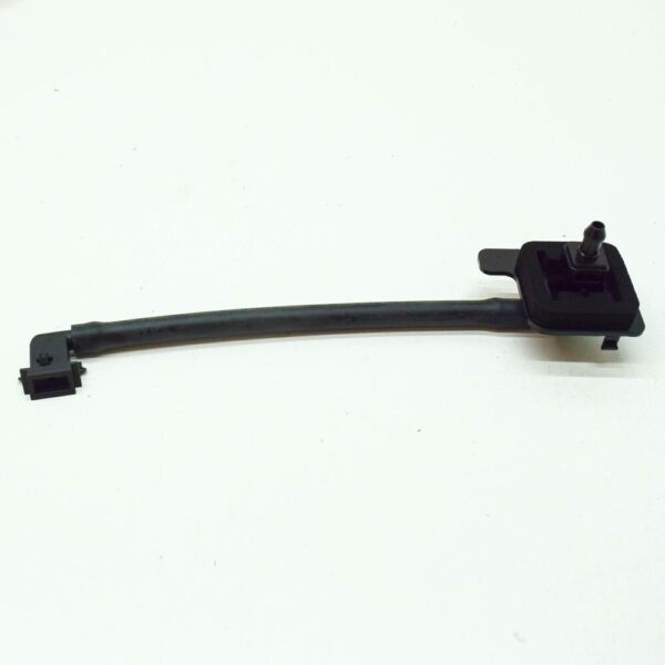 NEW MB GLS X167 REAR LUGGAGE DOOR WINDOW SPRAY NOZZLE A1678609301 - Image 4