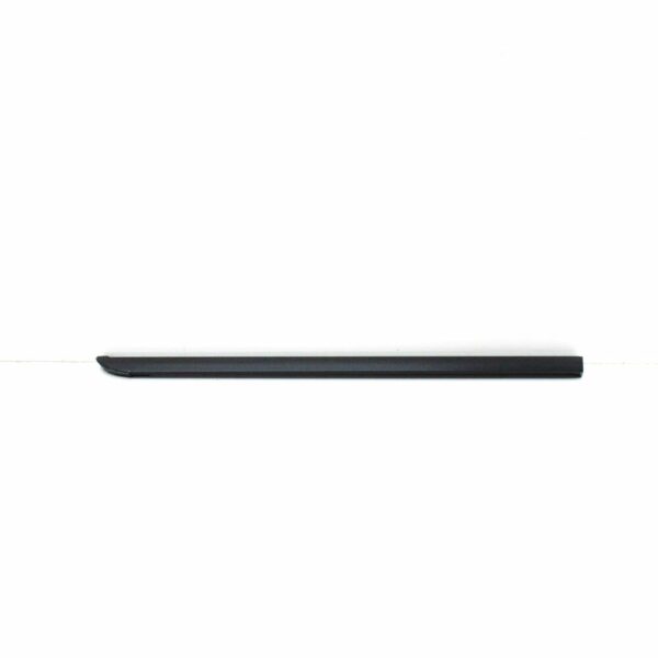 NEW MERCEDES-BENZ B W245 REAR RIGHT SIDE WINDOW TRIM A1696730483 ORIGINAL - Image 4