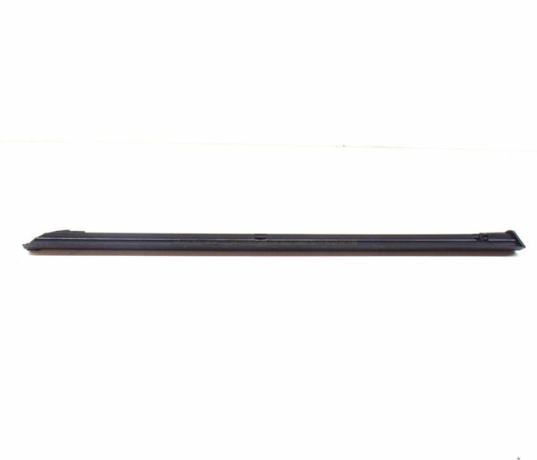NEW MB B W245 REAR RIGHT SIDE WINDOW ORNAMENTAL TRIM A1696730683 - Image 4