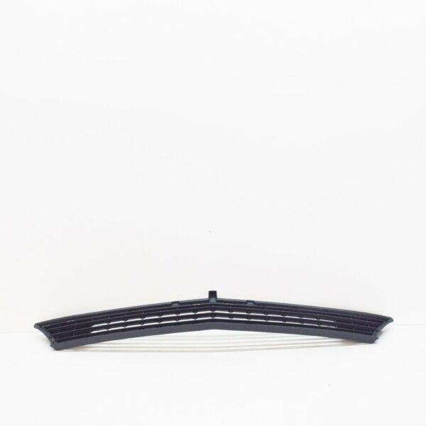 NEW MERCEDES-BENZ B W245 FRONT BUMPER LOWER CENTER GRILLE A1698850123 ORIGINAL - Image 4