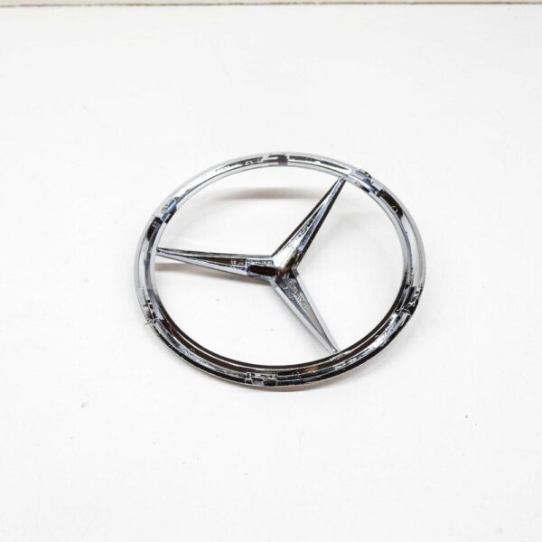 NEW MERCEDES BENZ A W169 FRONT MERCEDES STAR A1698880186 ORIGINAL - Image 4