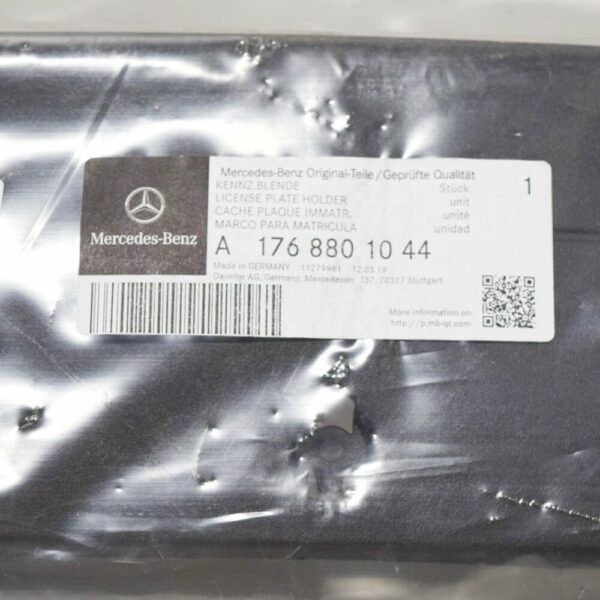 NEW MERCEDES-BENZ W176 A-CLASS FRONT NUMBER PLATE PLINTH A1768801044