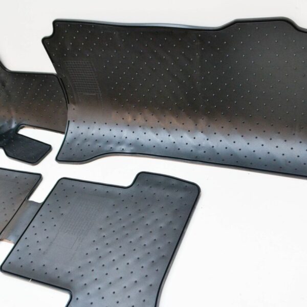 MB C-CLASS W204 Rubber Floor Mat Set LHD A20468010019G33 NEW ORIGINAL