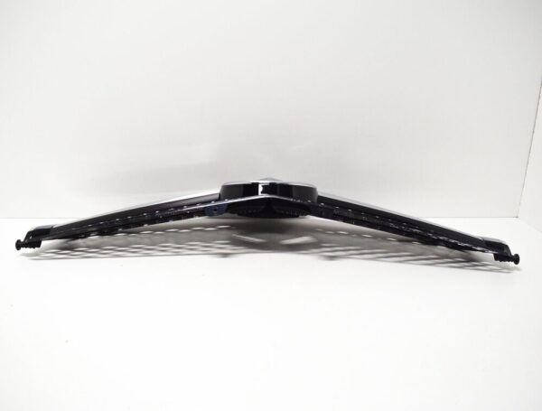 NEW MERCEDES-BENZ C W204 RADIATOR GRILLE A2048802483 ORIGINAL - Image 4