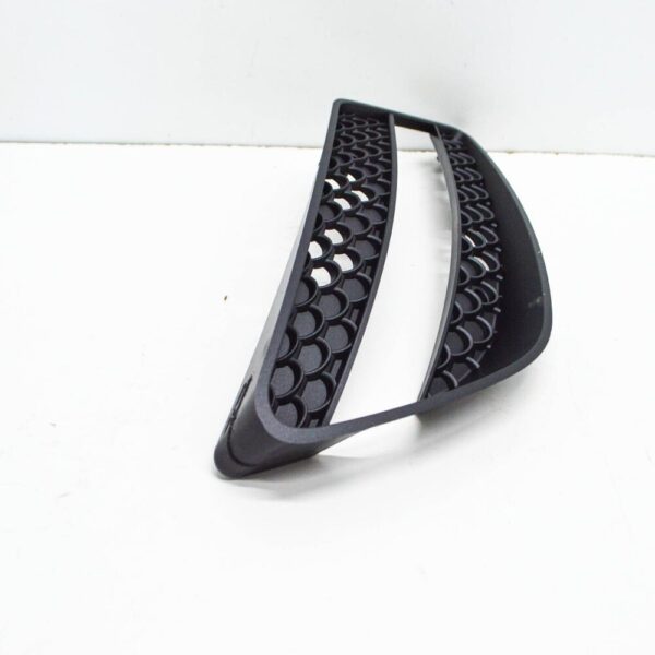 NEW MERCEDES-BENZ C W204 FRONT BUMPER LEFT GRILLE A2048850053 ORIGINAL - Image 4
