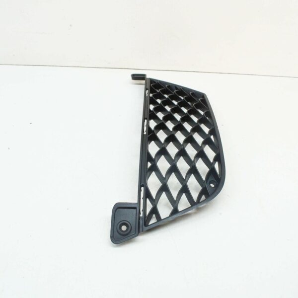 NEW MERCEDES BENZ C W204 C63 AMG FRONT RIGHT GRILLE A2048851653 ORIGINAL - Image 4