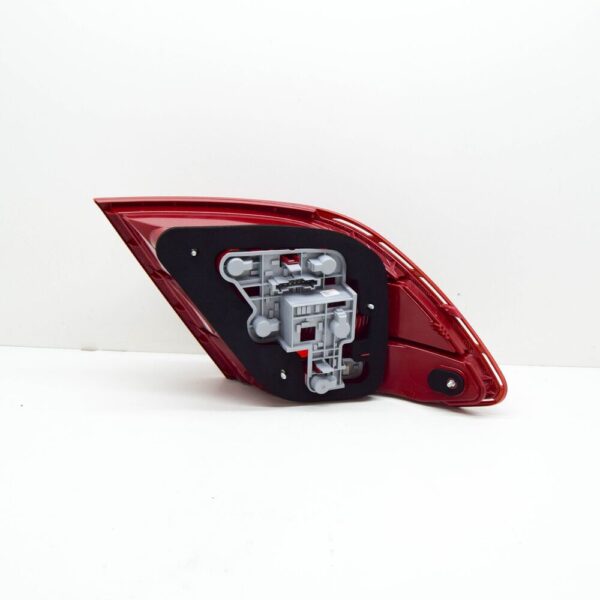 MERCEDES-BENZ C W204 Rear Right Taillight A2049068602 NEW ORIGINAL - Image 4