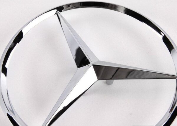 Authentic Mercedes-Benz W211 E-Class Distintiv Back Boot Emblem - Image 5