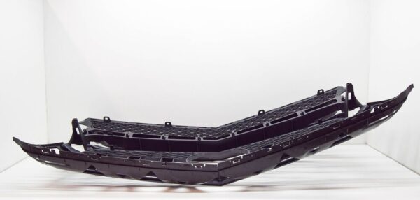 Mercedes-Benz CLS C218 Radiator Grille Front A2188851365 NEW - Image 4
