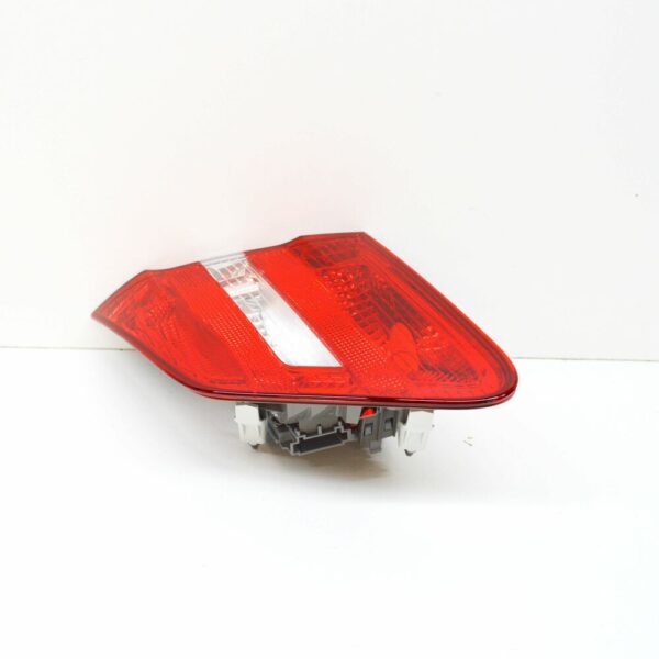 NEW MERCEDES-BENZ B W246 REAR RIGHT INNER TAIL LIGHT A2468200864 - Image 4