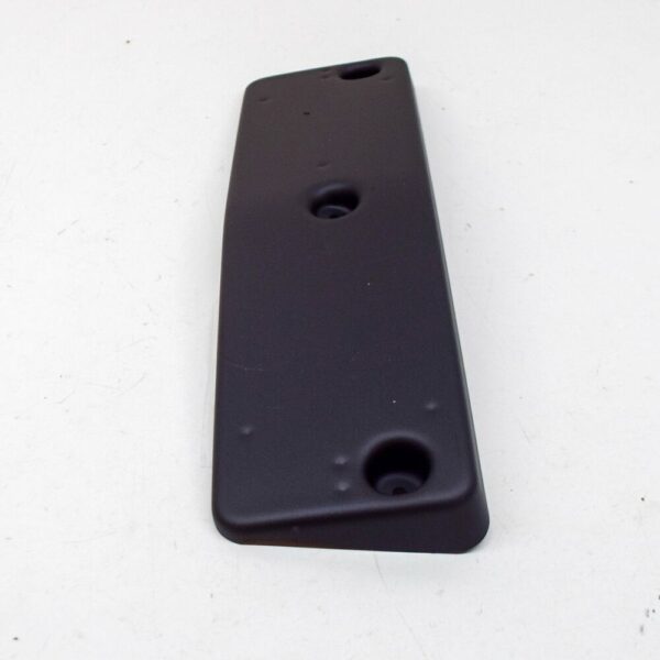 NEW MERCEDES-BENZ B W246 FRONT BUMPER LICENSE PLATE MOLDING A2468801100 ORIGINAL - Image 4