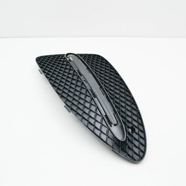 NEW MERCEDES-BENZ B W246 FRONT LEFT GRILL A2468852722 ORIGINAL - Image 4