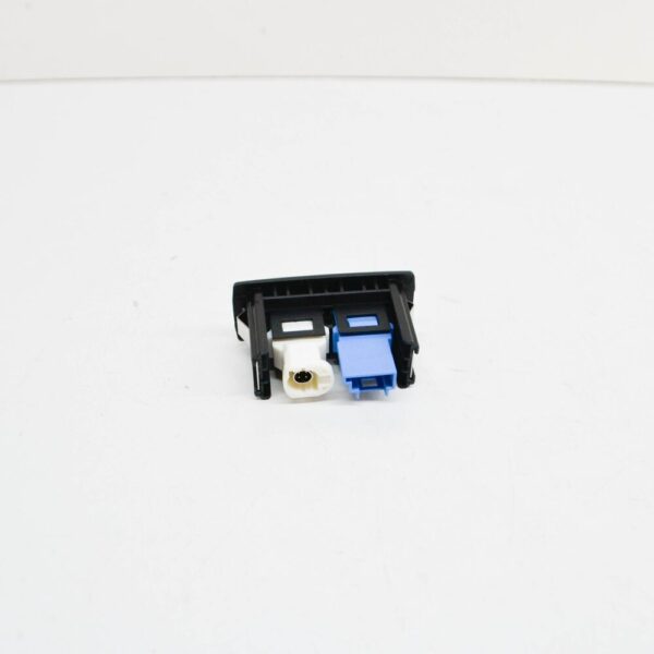 MERCEDES-BENZ VITO W447 USB/AUX Adapter A4478200087 NEW ORIGINAL - Image 4