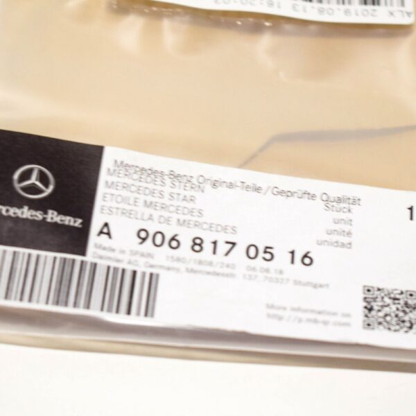 NEW OEM ORIGINAL A9068170516 NEW MB SPRINTER 906 REAR CROSSBEAM EMBLEM BADGE A9068170516