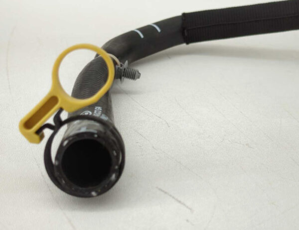 JAGUAR F-PACE X761 Coolant Separator Hose JDE39978 NEW Original - Image 3