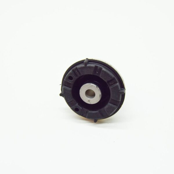LAND ROVER DISCOVERY L462 Rear Left Differential Insulator LR033262 NEW GENUINE - Image 6