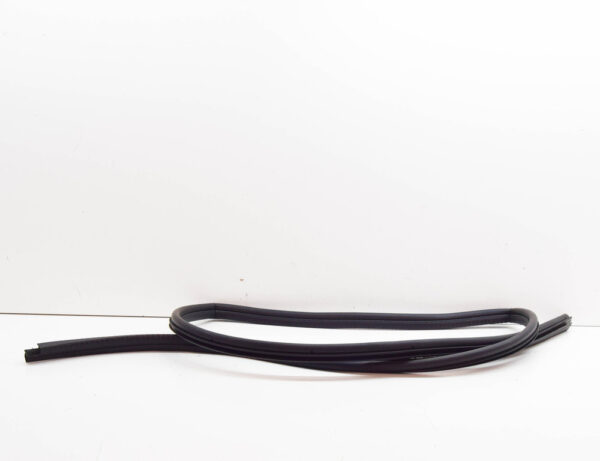 LAND ROVER DEFENDER L316 Front Left Door Seal Rubber LR077686 NEW GENUINE - Image 3