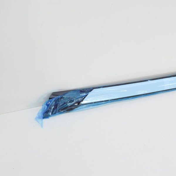 LR DISCOVERY V L462 Front Right Door Pillar Molding LR148855 NEW GENUINE - Image 3