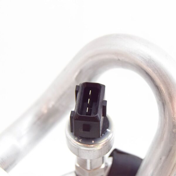 Land Rover Discovery Sport L550 Air Conditioning Pipe Hose LR094351, Genuine Part - Image 3