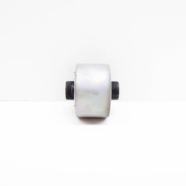LAND ROVER DISCOVERY V L462 Front Control Arm Bush LR174897 New Genuine - Image 3