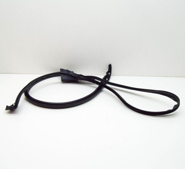 LR RANGE ROVER VELAR L560 Font Upper Left Door Seal LR110734 NEW - Image 6