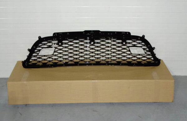 RR Range Rover Velar L560 Front Bumper Bottom Radiator Grille LR126779 Part - Image 6