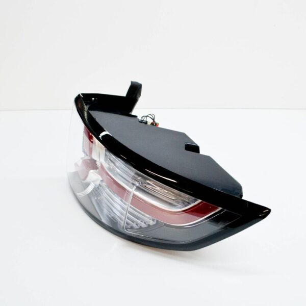 LAND ROVER DISCOVERY SPORT L550 REAR RIGHT TAILLIGHT LR135571 NEW GENUINE - Image 3