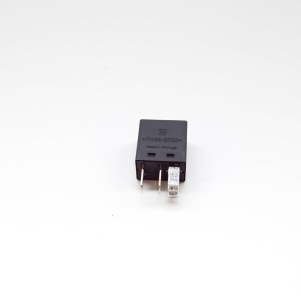 LAND ROVER RANGE ROVER IV L405 Accessory Power Relay LR138846 NEW GENUINE - Image 3