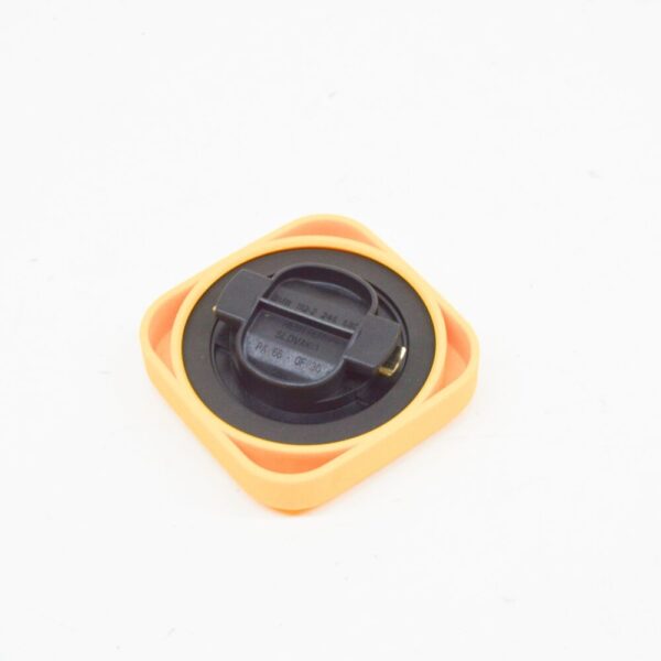 LAND ROVER RANGE ROVER III L322 Oil Filler Cap STC3699 NEW GENUINE - Image 5