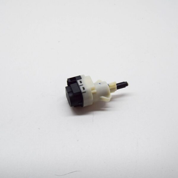 LAND ROVER FREELANDER L314 Brake Light Switch XKB500120 NEW GENUINE - Image 6