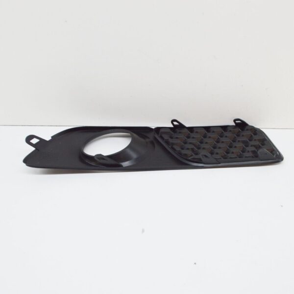 Volvo V70 MK3 Front Left Fog Light Grid 30678639 NEW GENUINE - Image 3