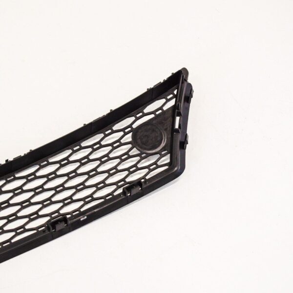 VOLVO XC70 Mk2 Front Bumper Lower Center Grill 30678691 NEW OEM - Image 5