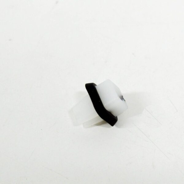 Volvo XC70 MK2 Rear Bumper Clip 30744648 NEW GENUINE - Image 5