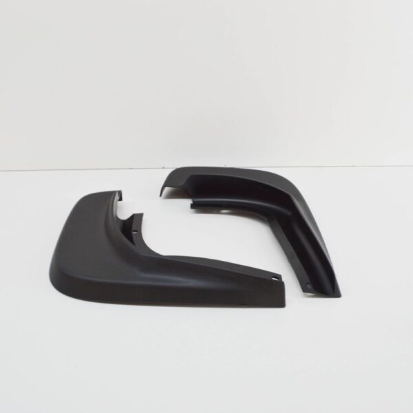 Volvo XC60 Rear Dirt Catcher Set 30779760 NEW ORIGINAL - Image 3