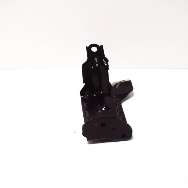 Volvo XC60 MK1 Lower Left Cooler Mount 31261931 NEW GENUINE - Image 3
