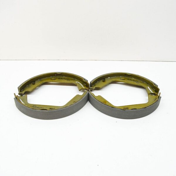 Volvo V70 MK2 Parking Brake Shoes 31262869 NEW GENUINE