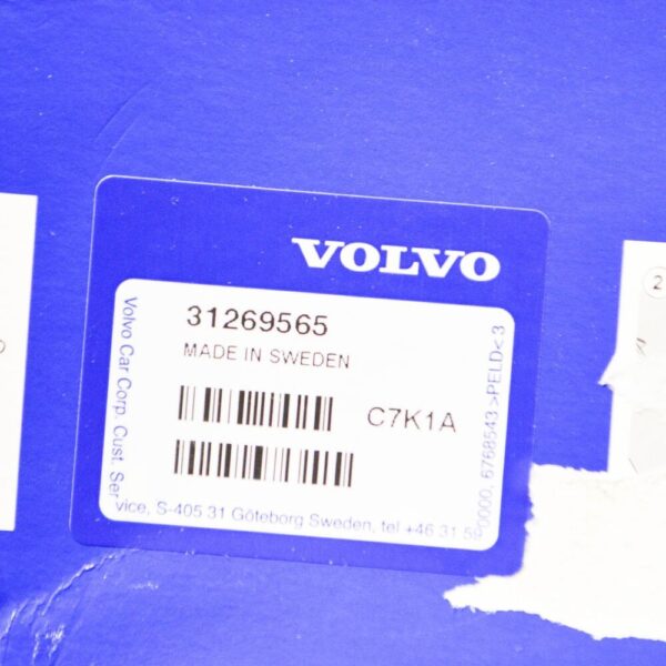 Volvo XC90 MK1 Bumper Cover Rear 31269565 New - Image 3