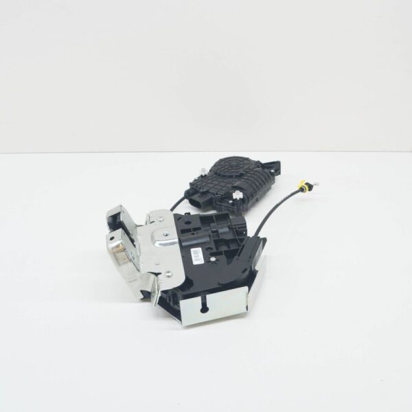 NEW GENUINE VOLVO V70 MK3 Tailgate Lock 31276958 - Image 3