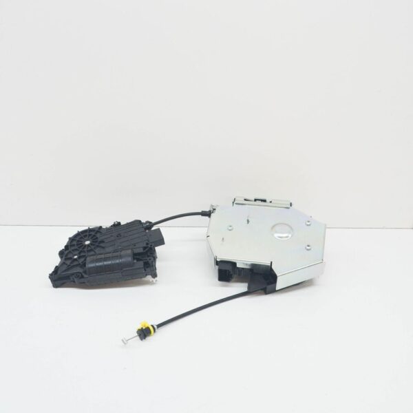NEW GENUINE VOLVO V70 MK3 Tailgate Lock 31276958 - Image 5