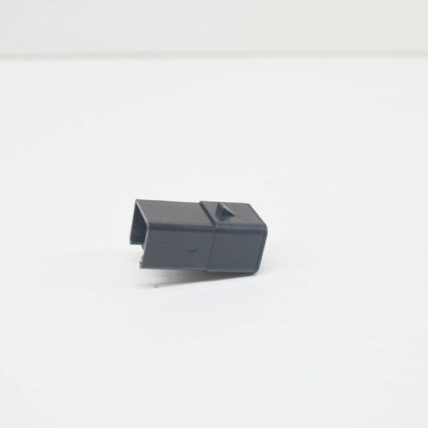 Volvo C30 Auxiliary USB Input Female 31285608 NEW Original - Image 3