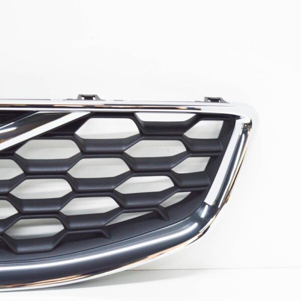 VOLVO C30 Front Bumper Radiator Grille 31290845 NEW