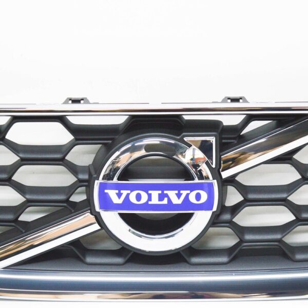 VOLVO C30 Front Bumper Radiator Grille 31290845 NEW - Image 5